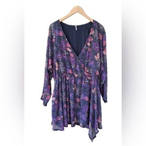 Free People Teegan Mini Dress.Size X-Large V-neck Dark Floral Chiffon